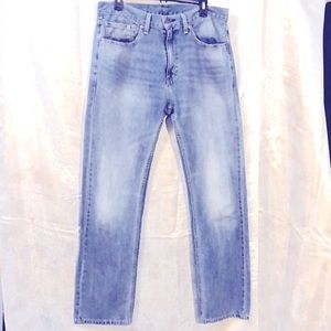 Levi’s 505  men’s regular fit medium stonewashed original zip fly.. size 34 x 32